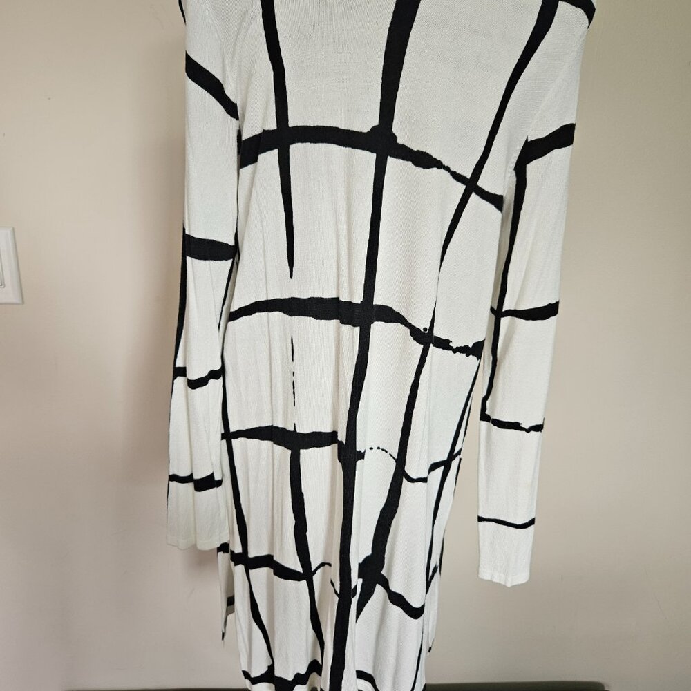 Window pane patterned open cardigan - Picture 3 of 8